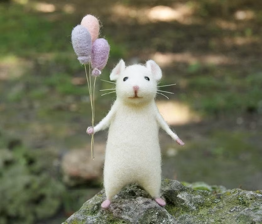 Tuổi Tý đã kết hôn cần chú ý những mâu thuẫn nhỏ nhặt có thể tích tụ lại, cần dành thời gian quan tâm và lắng nghe nửa kia nếu không muốn đẩy tình hình đi quá xa.