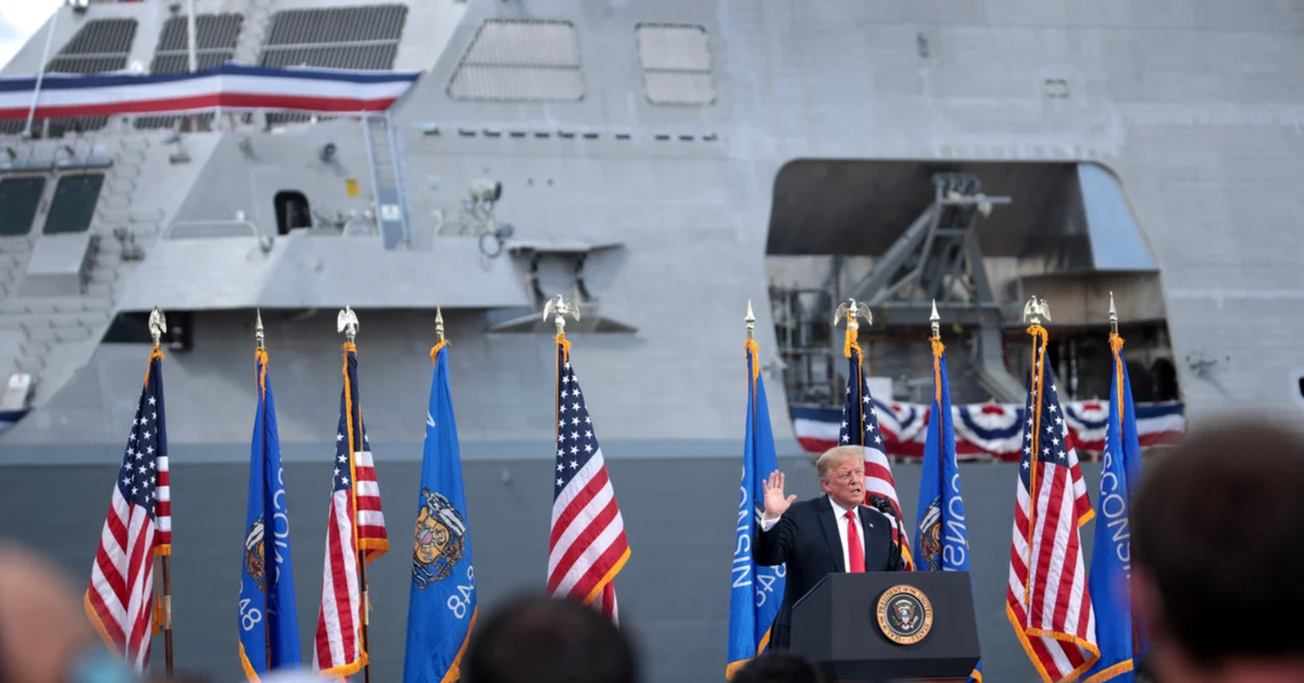 “Nhưng chúng tôi sẽ bắt đầu quá trình xây dựng lại. Về cơ bản, chúng tôi không đóng tàu nữa, điều này thật nực cười. Đây sẽ là một hoạt động kinh doanh rất lớn đối với chúng tôi trong tương lai không xa. Nhưng trước mắt trong thời gian chờ đợi, chúng tôi có những quốc gia đóng tàu rất tốt, và chúng tôi sẽ làm việc với những quốc gia đó”, Trump nói với các phóng viên. Ảnh: @ProPublica.