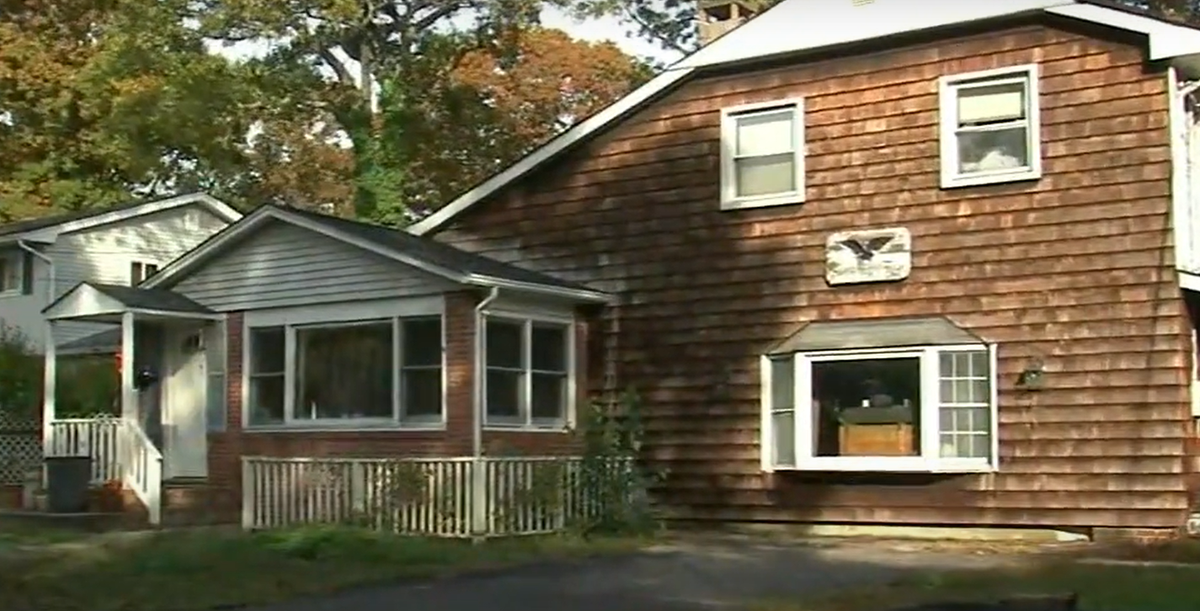 Michael Carroll đã dành nhiều năm để cố gắng giải mã bí ẩn về những gì đã xảy ra với cha mình, George, người đã mất tích vào năm 1961 và không bao giờ được nhìn thấy. Ảnh: @Eyewitness News ABC7NY.