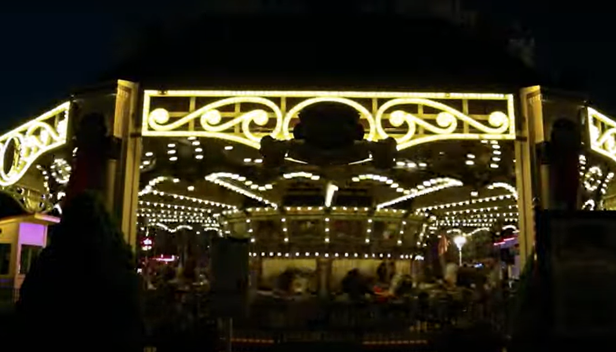 Tại Công viên Chủ đề Dorney ở Allentown, Pennsylvania, người ta có thể tìm thấy một trò đu quay được Công ty Dentzel Carousel thiết kế xây dựng vào năm 1921. Ảnh: @Ghost Encounters.