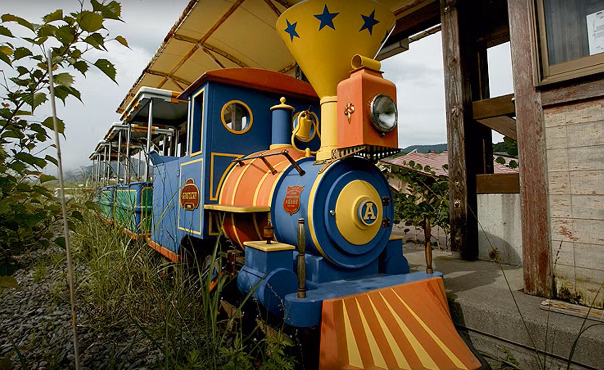 Trong 6 năm ngắn ngủi chờ bị phá hủy, những nhà thám hiểm đô thị đã báo cáo về những âm thanh kỳ lạ của tiếng cười và những hình dạng di chuyển trong bóng tối. Ảnh: @ThePodCastDojo.