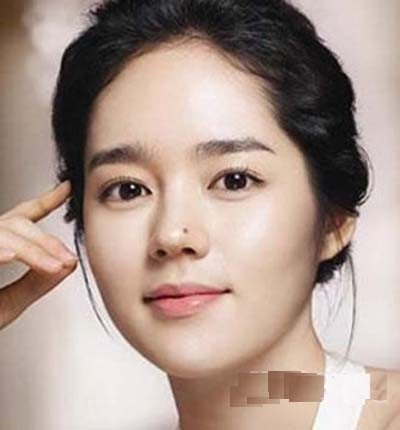 Nếu một người có nốt ruồi may mắn mọc ở khu vực xung quanh đầu mũi, chân mũi thì người đó sẽ là người rủng rỉnh về tiền bạc, không những giữ được tiền mà còn kiếm được rất nhiều tiền. Ảnh: phunu.news.