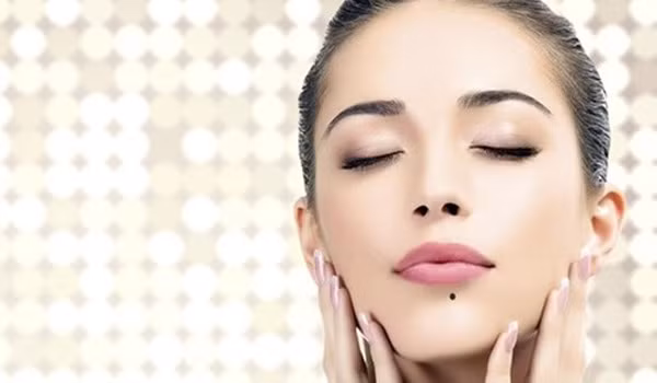 Phụ nữ có nốt ruồi ở phía dưới môi thường là người vượng phu vượng tử và tài vận của bản thân cũng rất vượng phát nhưng những người này lại nói rất nhiều. Ảnh: tinhhoa.net. (Bài viết chỉ mang tính tham khảo, cung cấp nôi dung trắc nghiệm vui cho bạn đọc).