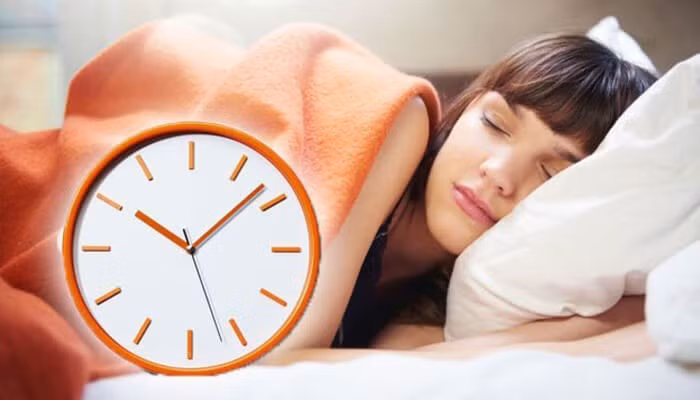 TS. Nguyễn Phan Kiên, Trung tâm Điện tử Y sinh, Trường Đại học Bách Khoa Hà Nội cho biết, mới gần đây các nhà khoa học mới hiểu được chu kỳ luân phiên của giấc ngủ và thức dậy có liên quan đến ánh sáng ban ngày và bóng tối. Tất cả đều xuất phát từ hormone melatonin, loại hormone đặc biệt do tuyến tùng của cơ thể tạo ra.