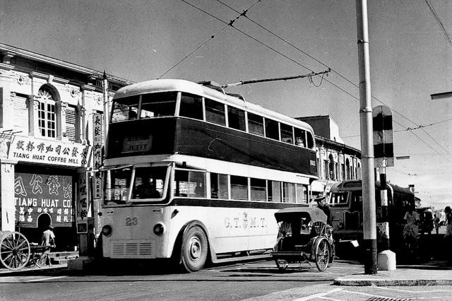 Loat anh cuc thu vi ve dat nuoc Malaysia thap nien 50