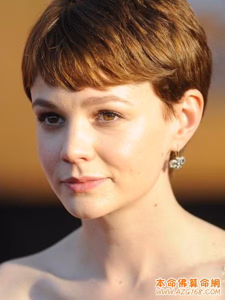 Ngược lại, những người phụ nữ có trán nhỏ hẹp thường là người phúc bạc, nghèo khổ, lòng dạ hẹp hòi và đặc biệt người phụ nữ sở hữu nét tướng này thường không giữ được tiền. Ảnh: azg168.com.