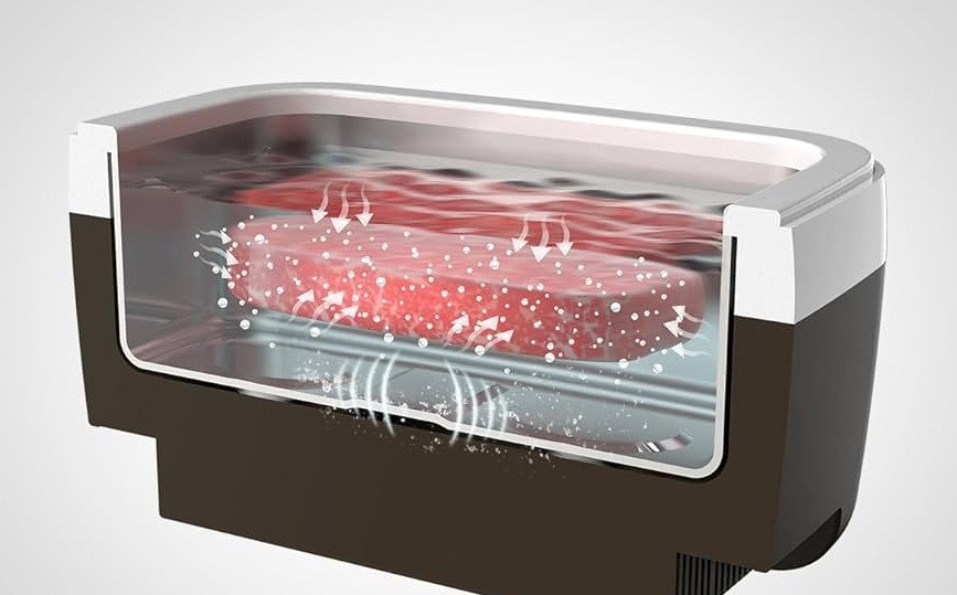 Kỹ thuật này không chỉ làm cho thịt mềm hơn, mà còn ngon ngọt hơn, bằng cách tăng khả năng giữ nước của thịt. Nó cho phép nước ướp thấm sâu hơn, làm cho thịt có hương vị hơn. Ảnh: @Sous Vide Everything.