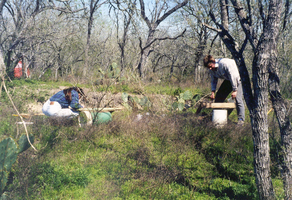 Texas là nơi có những nghĩa trang cổ nhất ở Mỹ. Vào những năm 1970, các nhà sử học đã tìm thấy một nghĩa trang cổ xưa ở Sông Brazos. Ngày nay, nó được gọi là Texas Ernest Witte Site. Ảnh: @Bethel Cemetery Association.