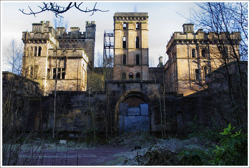 Có rất nhiều câu chuyện buồn về những bệnh nhân bị bỏ đói, bị trừng phạt về thể xác và bị lạm dụng tình cảm. Điều kiện tồi tệ đến mức vào năm 1986, ngay cả giám đốc y khoa của bệnh viện cũng nhận xét rằng, ông chưa bao giờ làm việc trong "một cái hố tồi tệ đến mức như vậy”. Ảnh: @The Scotsman.