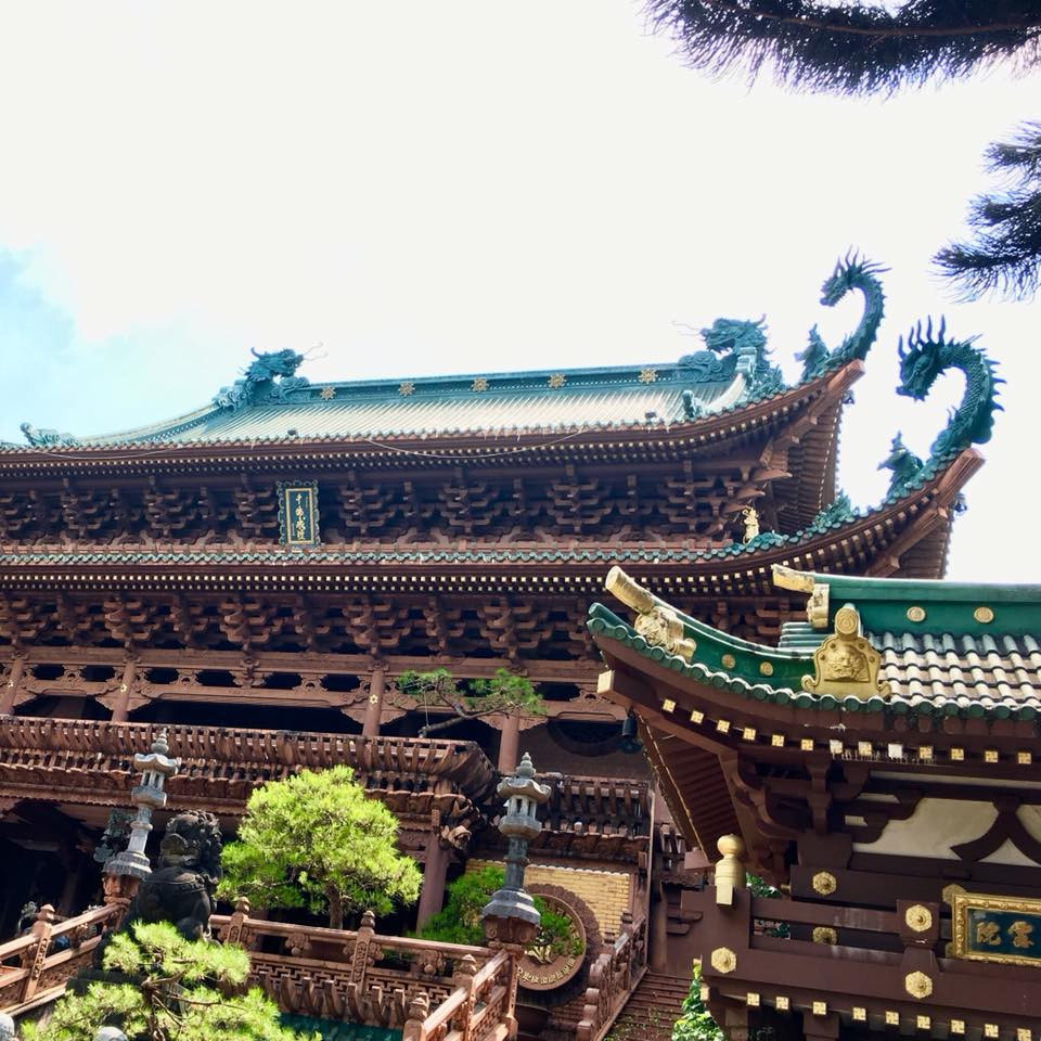 Kiến trúc mái ở ngôi chánh điện