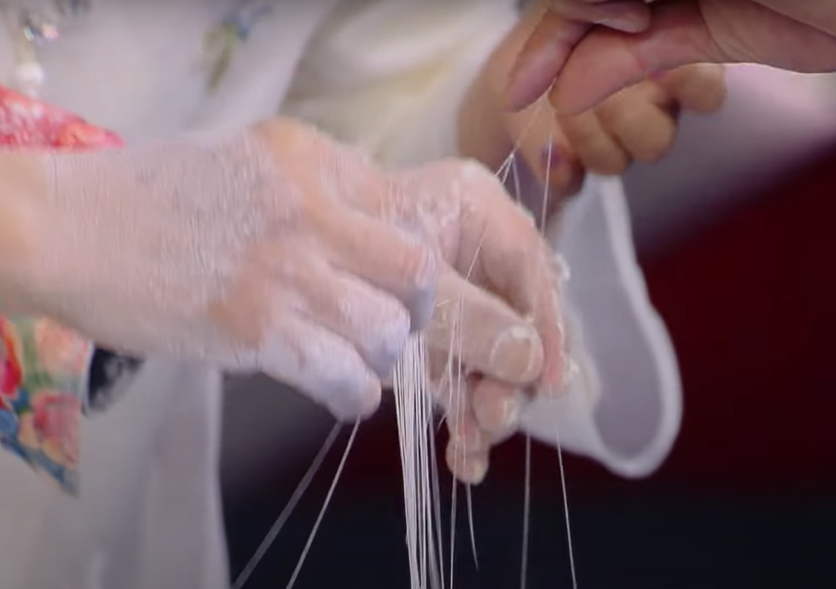 Các phương tiện truyền thông còn đưa tin rằng, hơn một chục nhà lãnh đạo thế giới đã nếm thử món ăn đặc biệt này, bao gồm cả Cựu Tổng thống Mỹ Obama, cũng như các nhà lãnh đạo của Pháp và Anh. Ảnh: @Guinness World Records.