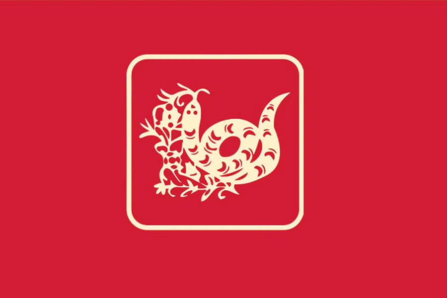  Tuổi Tỵ: Vận thế chung: 80. Sự nghiệp: bế tắc, áp lực khiến bạn trở nên độc đoán, thiếu tính hợp tác, không chịu thích nghi với hoàn cảnh. Tài vận: tử vi tháng 6 12 con giáp cảnh báo, họ sẽ bị hao tài tổn lộc, cần sự trợ giúp của bạn bè, người thân. Tình cảm: bắt đầu mối quan hệ mới, hạnh phúc, ấm êm. Hướng may mắn: Đông Bắc. 