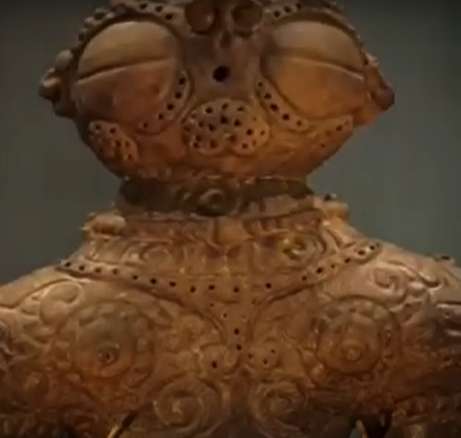 Chúng có niên đại từ Thời kỳ Jomon của thời tiền sử Nhật Bản. Tượng Dogu thường có đôi mắt lồi không cân xứng với cơ thể, đầu dài và trang phục kỳ lạ, cầu kỳ. Ảnh: @MindApparent.