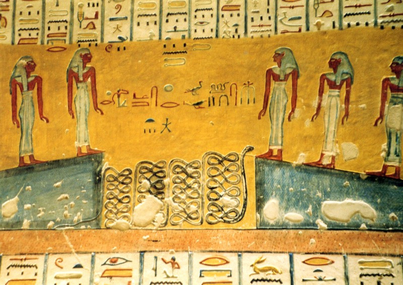 Ngôi mộ của Amenhotep được tìm thấy ở Thung lũng các vị vua, và ở đó, một dòng chữ tượng hình khá đáng sợ cảnh báo những kẻ xâm phạm không được làm phiền vị vua đang ngủ. Ảnh: @Reactor.
