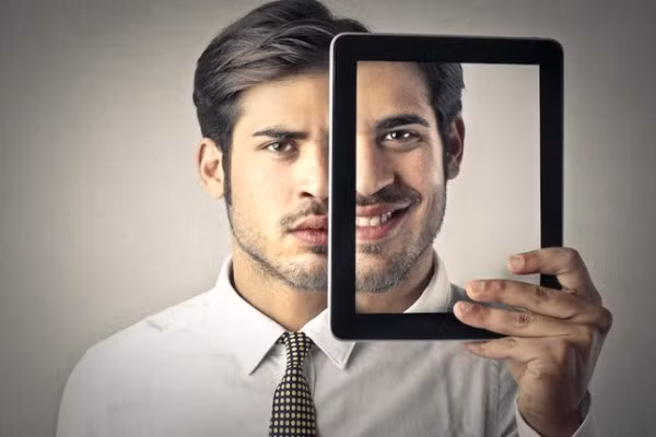 Có thể nói đây là khoảng thời gian đầy sóng gió của người tuổi Thân, sự nghiệp, tình cảm lẫn tài vận đều gặp chuyện thị phi không mong muốn. Lời khuyên cho người tuổi Thân đó là cẩn thận trong từng hành động, từng câu nói có như vậy tiểu nhân mới không thể “thừa nước đục thả câu”, mới không thể ra tay hãm hại bạn. Ảnh: qtcs.com.vn. (Bài viết chỉ mang tính tham khảo, cung cấp nội dung trắc nghiệm vui cho bạn đọc).