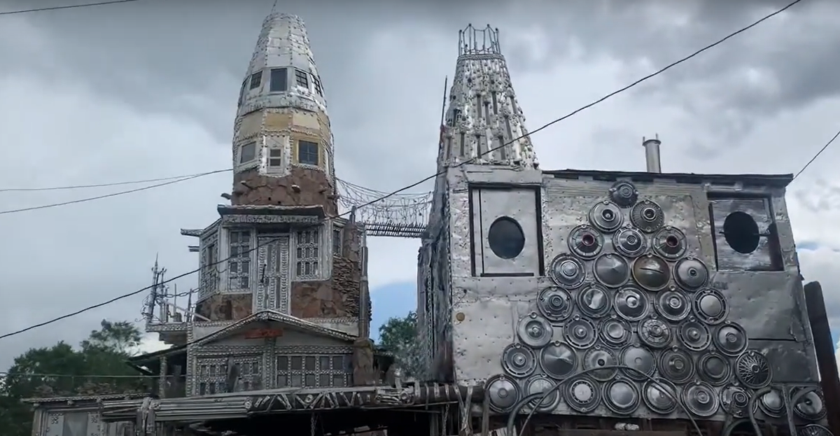 Lâu đài Cano, được đặt theo tên của người xây dựng Dominic “Cano” Espinosa, đây là một công trình kiến trúc nghệ thuật bằng nhôm độc đáo cao 12,2 mét. Ảnh: @kiaralinda kiaralinda.