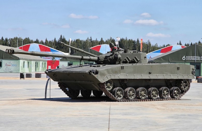 Đạn xuyên giáp 25mm của Bradley có khả năng xuyên giáp gấp đôi đạn 30mm 3UBR8 của BMP-3, một lợi thế đáng kể trong các cuộc giao tranh với xe bọc thép. Ảnh: @Armored Warfare.
