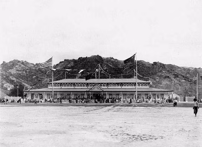 Ngày 5/11/1908, 8 thiết giáp của Hải đoàn số 2, “Đại Bạch Hạm đội” rời Phúc Kiến lên đường thực hiện nốt chặng cuối cùng chuyến đi vòng quanh thế giới kéo dài từ ngày 16/12/1907 đến 22/2/1909. Nguồn ảnh: Sina