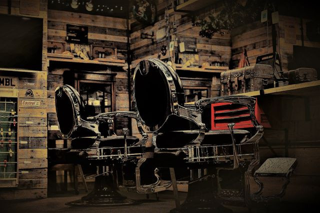 Tiệm làm tóc Halo Salon của Amanda Kist ở Robbinsdale, Minnesota cũng rơi vào tình cảnh tương tự. Ảnh: @Booksy.