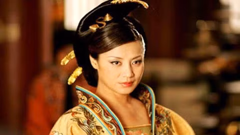 Chan dung my nu khien 6 hoang de TQ me dam dien cuong-Hinh-6