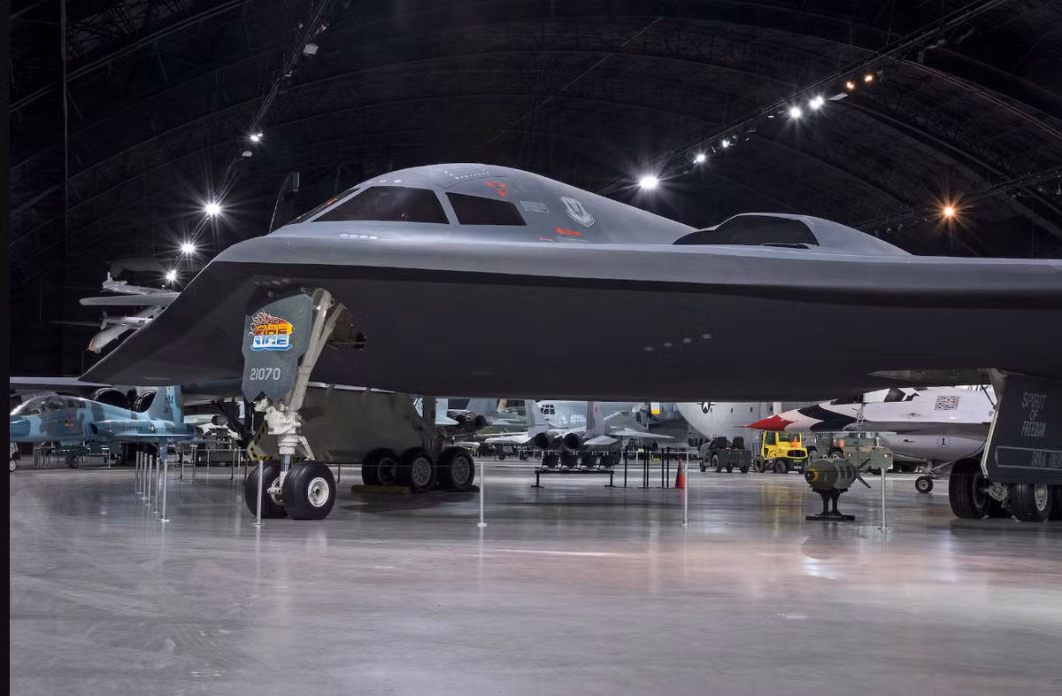 Thực tế, Không quân Mỹ chỉ có tổng cộng 20 chiếc máy bay ném bom tàng hình, nghĩa là 30% phương tiện này đang được triển khai ở Ấn Độ Dương. Ảnh: @nationalmuseum.