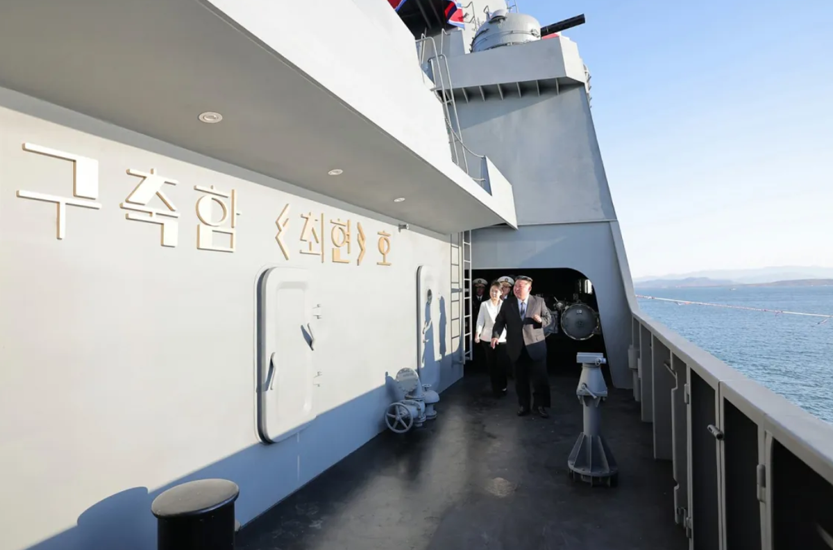 Việc tàu khu trục Choi Hyon của Triều Tiên được hạ thủy đánh dấu mốc quan trọng trong quá trình trẻ hóa năng lực tác chiến mặt nước của quốc gia Đông Á này, ngay vào thời điểm đang có những bước tiến lớn trong quá trình hiện đại hóa lực lượng vũ trang. Ảnh: @KCNA.