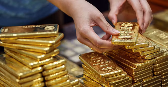 Ngoài ra, thời gian trước đây tài vận của người tuổi Tý không có gì khởi sắc nhưng sau ngày 15 tháng 1 âm lịch sẽ có sự chuyển biến mạnh mẽ. Cơ hội phát tài sẽ liên tiếp đến với con giáp này. Người tuổi Tý sẽ được cấp trên coi trọng và đánh giá cao nên việc tăng lương tăng thưởng là điều tất yếu xảy ra. Đối với những người tuổi Tý kinh doanh buôn bán, mọi việc sẽ phất lên như diều gặp gió. Ảnh: bizlive.vn.