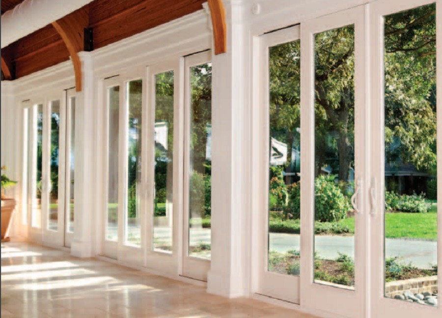 Các chuyên gia lưu ý thêm, khi ngoài trời ô nhiễm, không khí bẩn có thể phát tán vào trong nhà. Hãy đóng cửa lại và chỉ mở khi hết ô nhiễm. Nếu việc đóng cửa khiến không khí trong nhà nóng bức hoặc bạn thuộc nhóm có nguy cơ bị tác động cao bởi ô nhiễm, hãy tìm đến những nơi có không khí được lọc sạch.