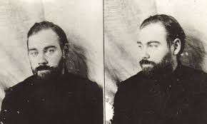 Năm 1926, ông thành lập Viện Truyền máu tại Moscow và tiến hành nhiều thí nghiệm trên chính mình và những người khác. Ông tuyên bố, truyền máu giúp năng lượng được cải thiện, tinh thần minh mẫn, tăng cường sức sống thể chất. Ảnh: @The MIT Press Reader.