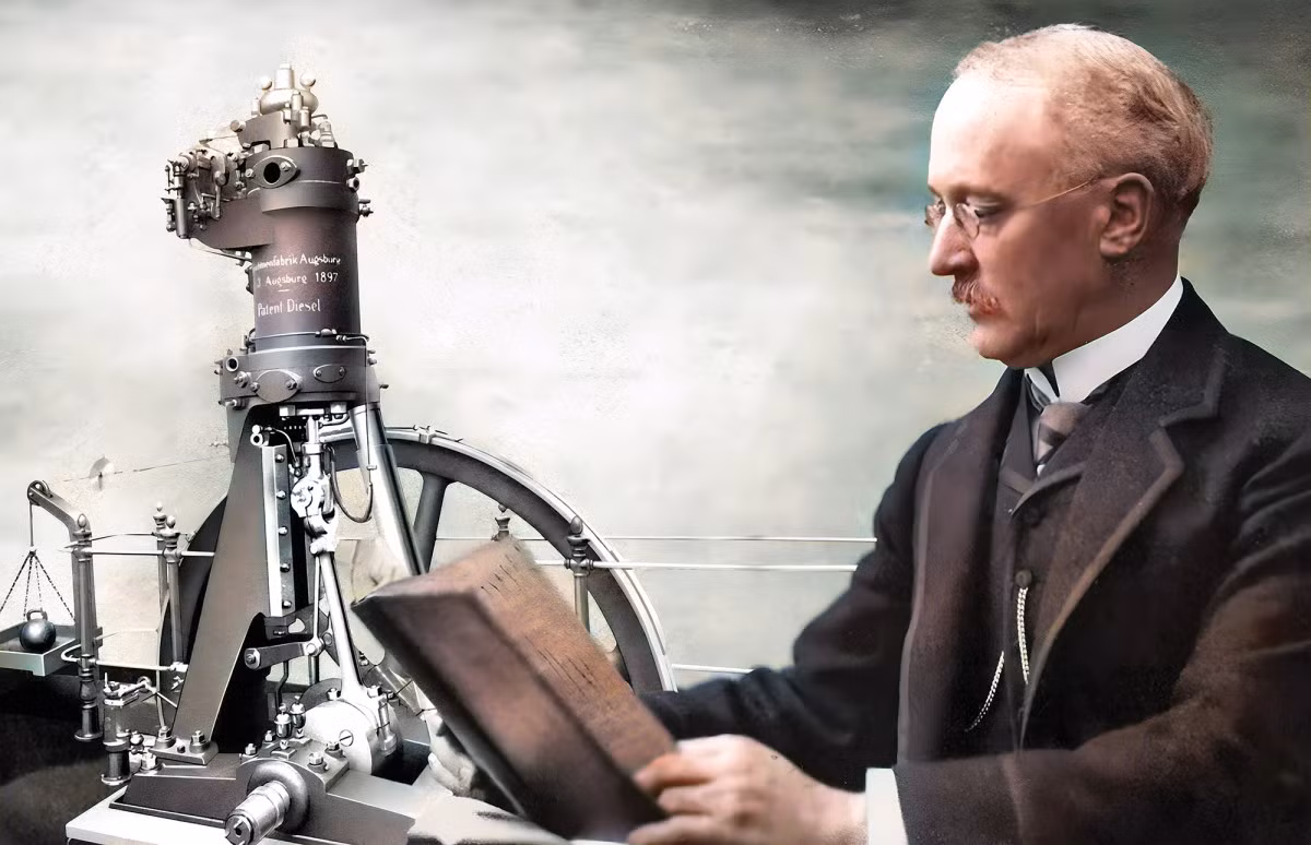 Rudolf Diesel được nhìn thấy lần cuối khi đang ăn tối với những hành khách khác trước khi về cabin của mình để nghỉ đêm. Đến sáng, anh ta đã mất tích. Vài ngày sau, một thi thể đang phân hủy được cho là của Diesel đã được tìm thấy ở Biển Bắc, mặc dù điều này không chắc chắn. Ảnh: @Wikipedia.