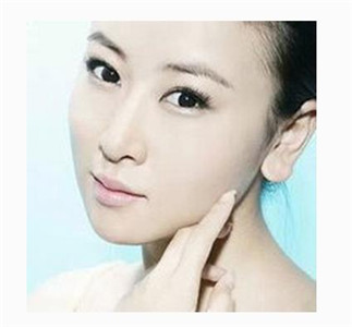 Thùy châu (dái tai) to dày: Phụ nữ có thùy châu to dày là người rất có phúc khí, họ sinh ra đã có số mệnh hơn người. Ảnh: meiguoshenpo.com.