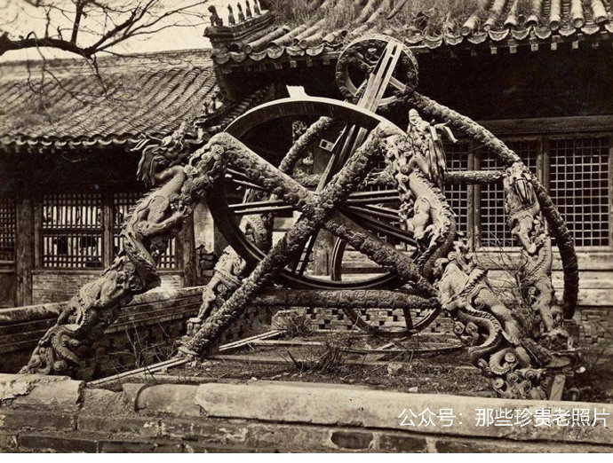 Ảnh về Hỗn Thiên Nghi ở Bắc Kinh. Đây là một công cụ thiên văn, được làm bằng đồng. Ảnh: sina.com.cn.