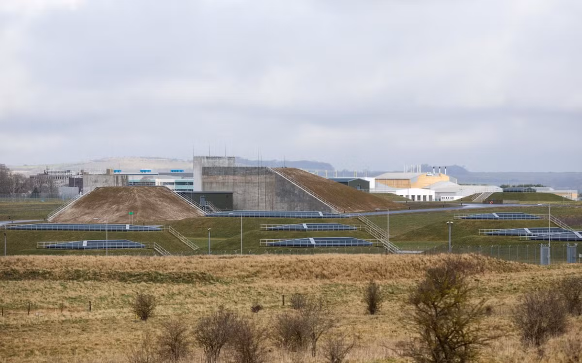 Giống như các quốc gia khác, nước Anh tiến hành nghiên cứu về vũ khí hóa học và các bệnh chết người. Nghiên cứu này diễn ra cách Salisbury 8 km, tại Wiltshire, Anh, trong phòng thí nghiệm tuyệt mật được quốc gia bảo vệ nghiêm ngặt. Ảnh: @Getty.