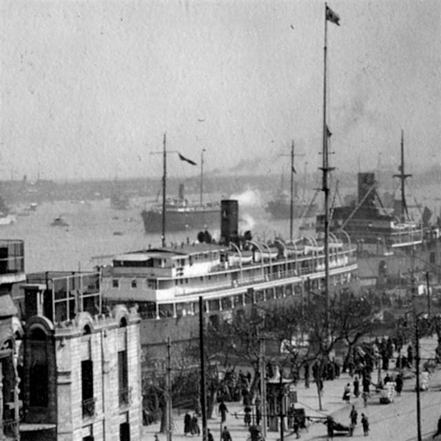 Bến Thượng Hải tấp nập thuyền ra vào năm 1927. Ảnh: sina.com.cn. 