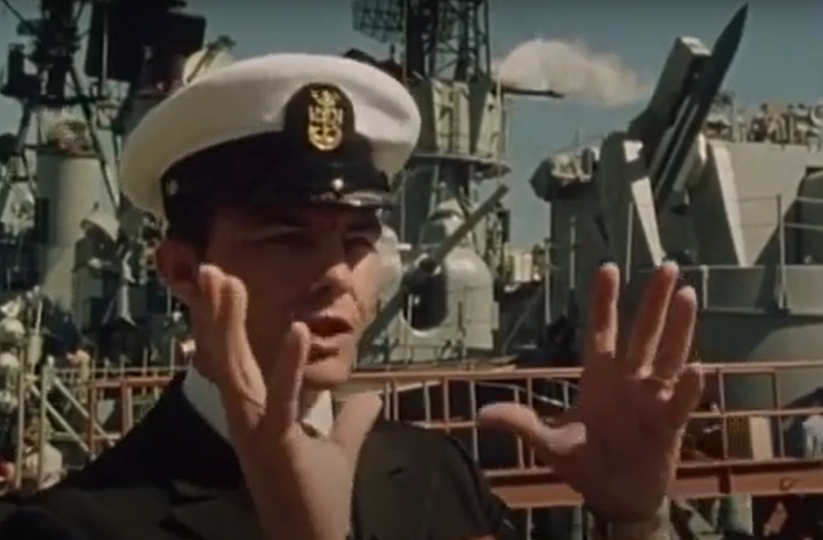 Khi quan sát kỹ hơn, các cấu trúc giống như răng được xác định là móng vuốt từ giác hút của mực khổng lồ. Ảnh: @BFTV.