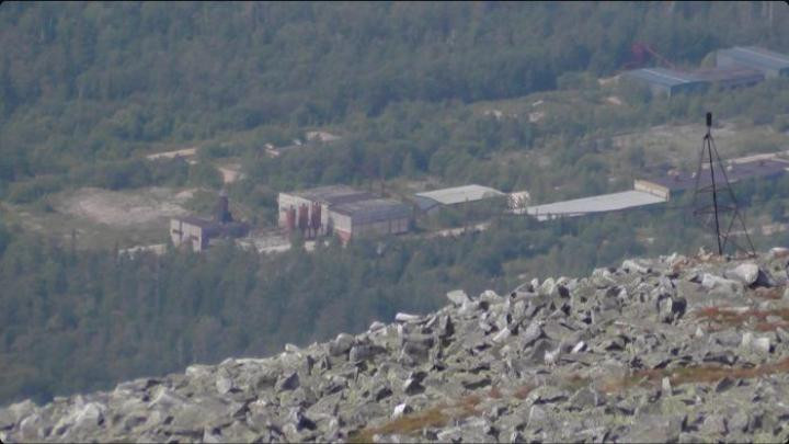 Địa điểm này cũng có thể là nơi cất giữ kho báu hoặc một kho than khổng lồ. Dù là một nơi tuyệt đẹp nhưng du khách chỉ có thể nhìn nó qua hình ảnh vệ tinh của Google Maps. Ảnh: @reddit.