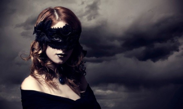 Mơ thấy thị trấn ma: Điều này đồng nghĩa với việc bạn luôn cảm thấy cô đơn, lạc lõng trong hiện tại và luôn hoài niệm về quá khứ. Lời khuyên dành cho bạn là hãy trân trọng những gì trước mắt đừng nên quá luyến tiếc những chuyện đã qua. (Bài viết chỉ mang tính tham khảo, cung cấp nội dung chiêm nghiệm vui cho bạn đọc)