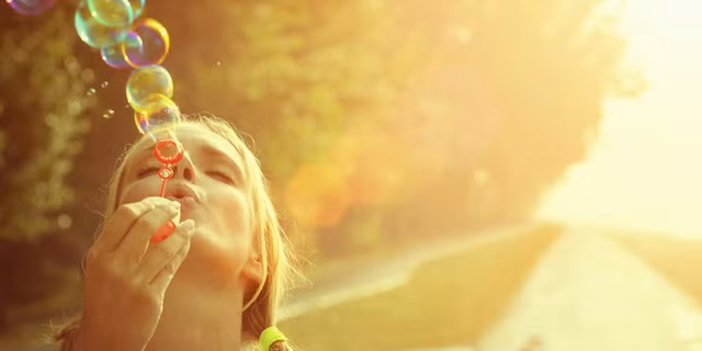 Vì là người mang năng lượng dương nên sẽ biết tận dụng cơ hội để gia tăng niềm tin của khách hàng vì thế chuyện làm ăn, buôn bán vô cùng suôn sẻ, mang lại những khoản lợi nhuận lớn. Ảnh: genk.vn.