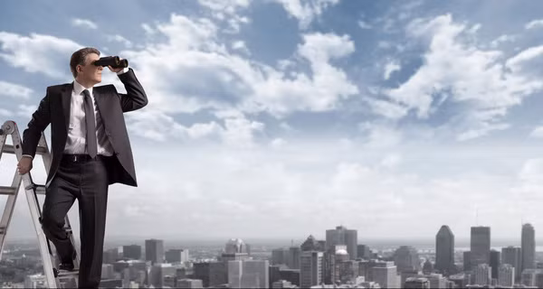 Tuổi Thìn: Cuối năm quý nhân trong cung lộc vận của người tuổi Thìn rất tốt, sự cố gắng làm việc được cấp trên đánh giá cao, có được cơ hội phát triển lớn. Ảnh: cafebiz.vn.