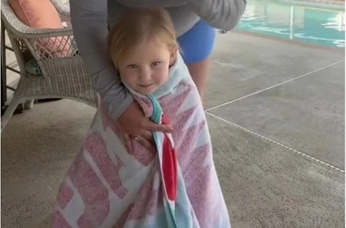 Canh bao kieu quan khan tam khien tre de duoi nuoc o ho boi