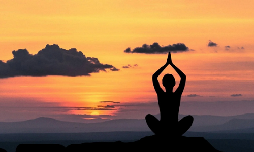 Trung Y quan niệm “dương khí” trong cơ thể giống như nhiệt năng. Các cơ quan muốn hoạt động bình thường phải dựa vào sự vận động của dương khí. Một khi dương khí tiêu hao, cơ quan nội tạng sẽ gặp vấn đề. Với nam giới, dương khí còn là biểu tượng của sức mạnh, quyến rũ. Quen làm những việc dưới đây sẽ làm cạn kiệt dương khí, thậm chí có thể gây vô sinh. (Ảnh: ABLW, minh họa)