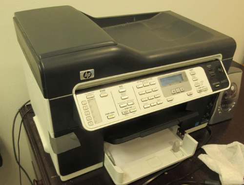 Đặt máy in tại nhà. Máy in laser có thể thải ra những hạt cực nhỏ, gây tổn thương cho tim mạch và hô hấp cho người sống gần. Một nghiên cứu trên chuột cho thấy, tiếp xúc với các hạt mực trong 21 ngày có thể làm rối loạn quá trình trao đổi chất, phản ứng miễn dịch và các quá trình sinh học khác của chúng.