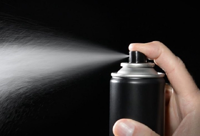 Theo Brightside, các sản phẩm tạo mùi thơm nhân tạo còn có thể gây tổn thương phổi, tăng nguy cơ hen suyễn. Đáng lưu ý, hầu hết các sản phẩm tạo mùi thơm phòng đều không được kiểm soát nên chúng ta khó có thể biết liệu những sản phẩm này có an toàn không.