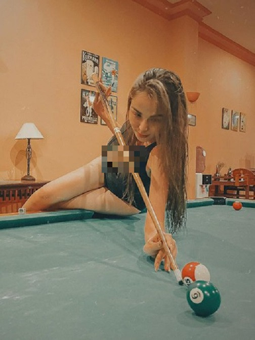 Sau khi chia sẻ, những hình ảnh này thường nhận về lượng tương tác đáng kể. Bên cạnh lời khen có cánh về nhan sắc, thân hình khỏe khoắn “bốc lửa”, nhiều ý kiến cho rằng mặc gợi cảm chơi bida chỉ là phụ, mục đích chính của các cô gái này là khoe vóc dáng.