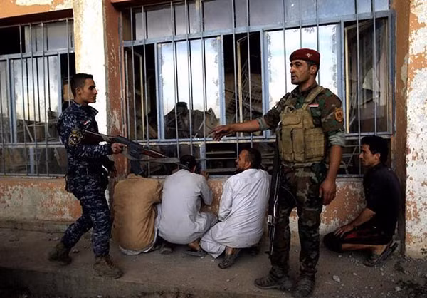 Được biết, phiến quân IS đã tràn vào thành phố Kirkuk, khu vực do người Kurd kiểm soát, ngày 21/10 để mở mặt trận mới nhằm vào các lực lượng an ninh Iraq. Ảnh: FNA.