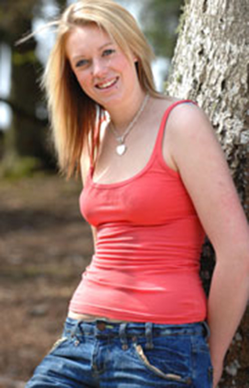 Lisa Agar cũng được cho từng có mối quan hệ tình cảm với Hoàng tử William. Năm 2007, tại một bữa tiệc ở Bournemouth, Hoàng tử William đã nắm lấy tay của Agar và nhảy cùng cô. Agar còn bị bắt gặp đi cùng với vị hoàng tử này sau bữa tiệc. Ảnh: Chroniclelive.