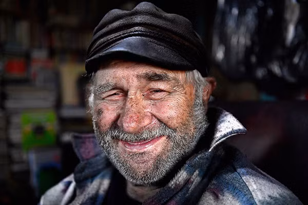 Eric Ibister, 78 tuổi, ngồi nghỉ trong nhà của ông ở Hametoun, đảo Foula, hôm 30/9/2016.