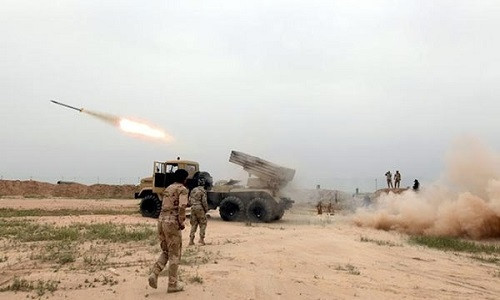 Hàng chục chiến binh IS bỏ mạng trong đợt pháo kích của quân đội Iraq tại Qayyara. Ảnh: Fars News.