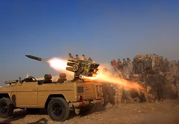 Hình ảnh giao tranh giữa lực lượng Iraq và tổ chức khủng bố IS. Ảnh: FNA.