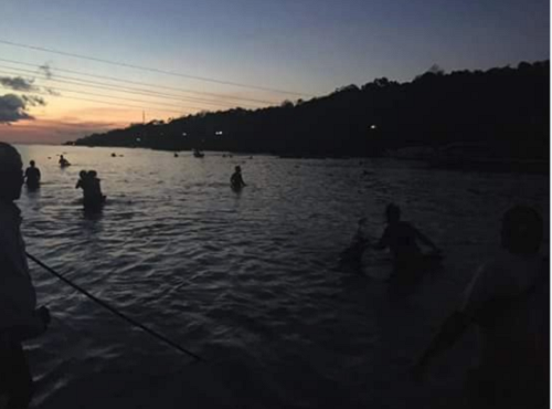 Hien truong vu sap cau treo o Indonesia, hang chuc nguoi thuong vong-Hinh-7